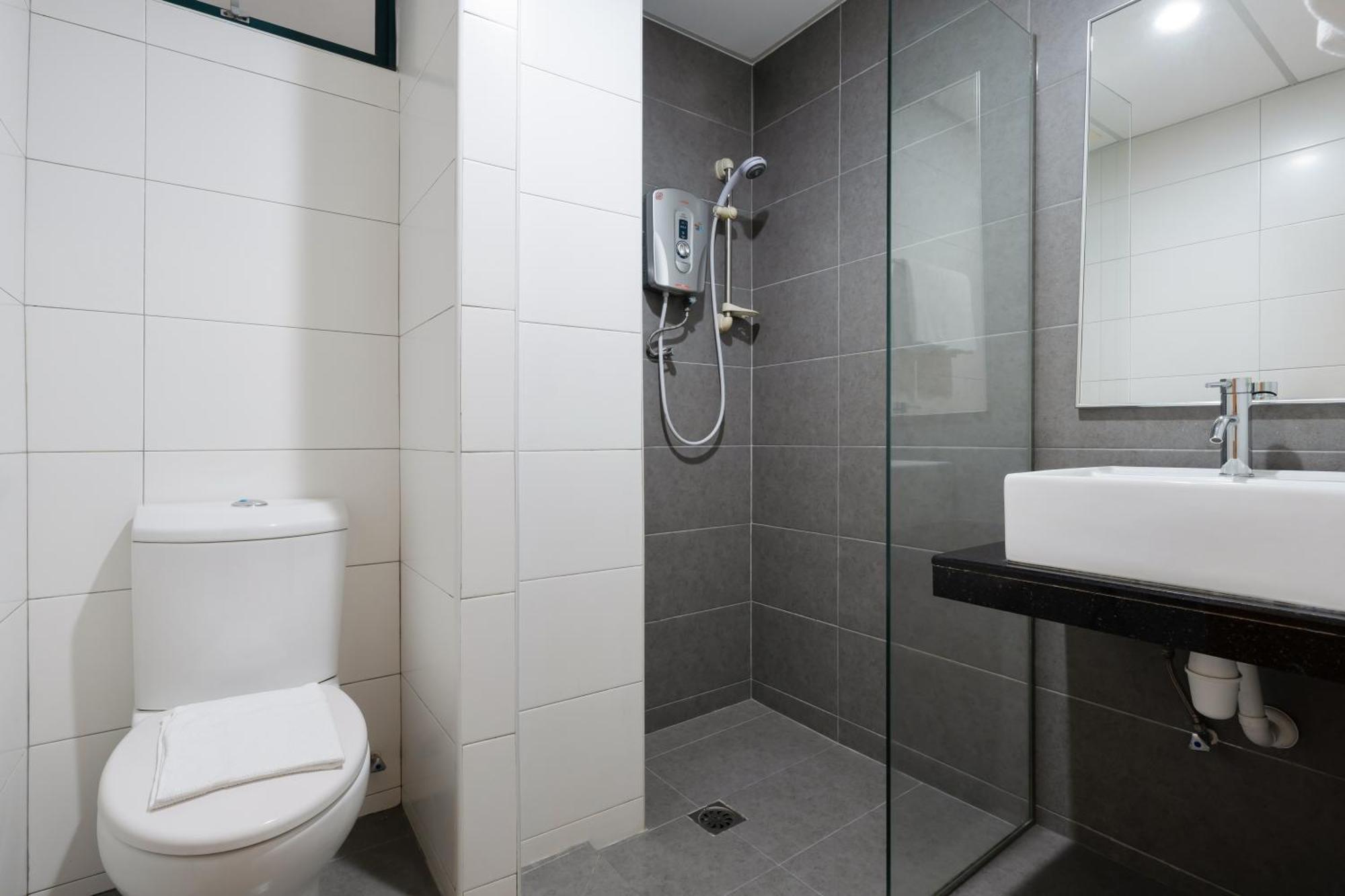 Golden View Serviced Apartments Tanjung Tokong Eksteriør billede