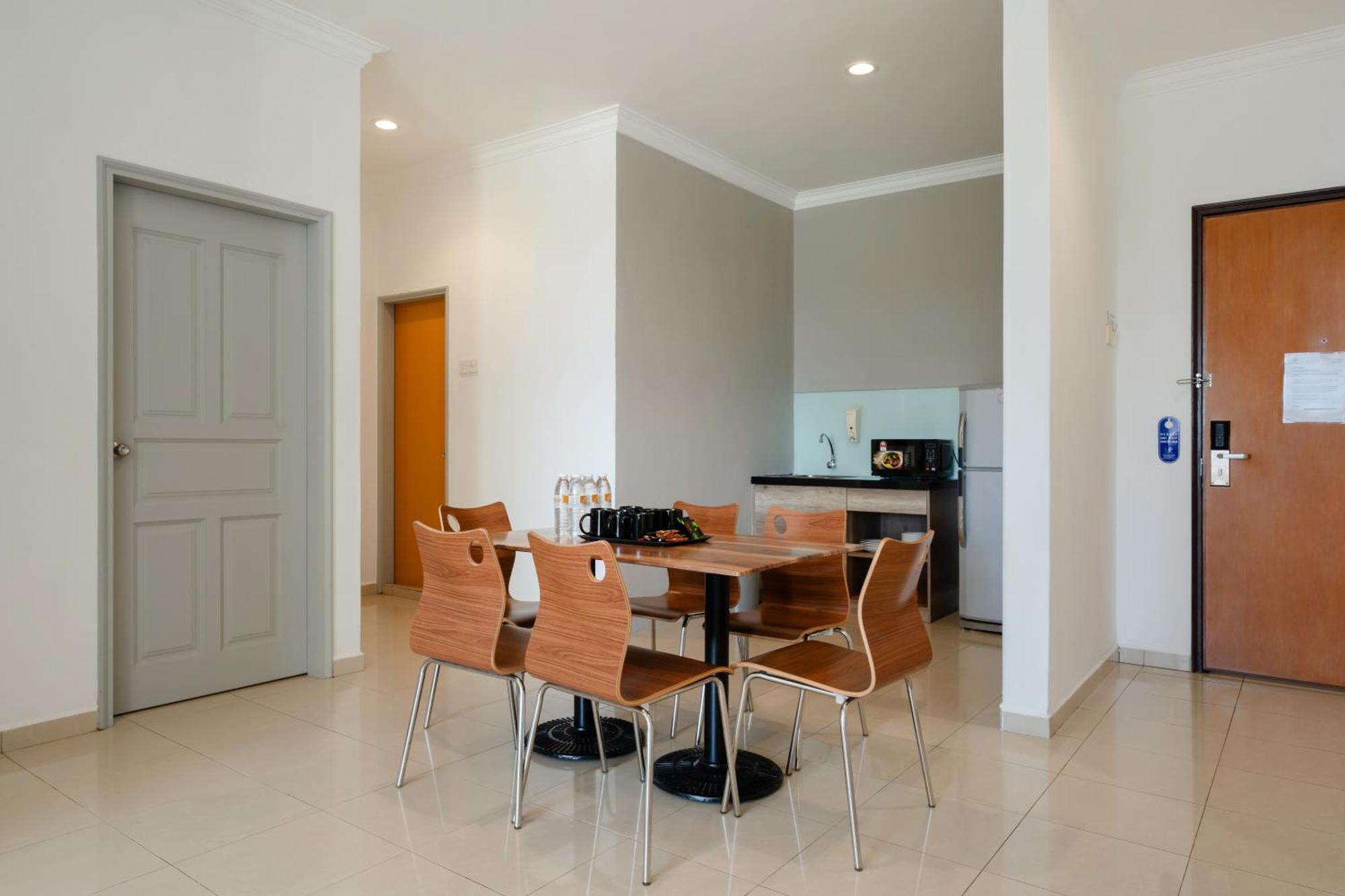 Golden View Serviced Apartments Tanjung Tokong Eksteriør billede