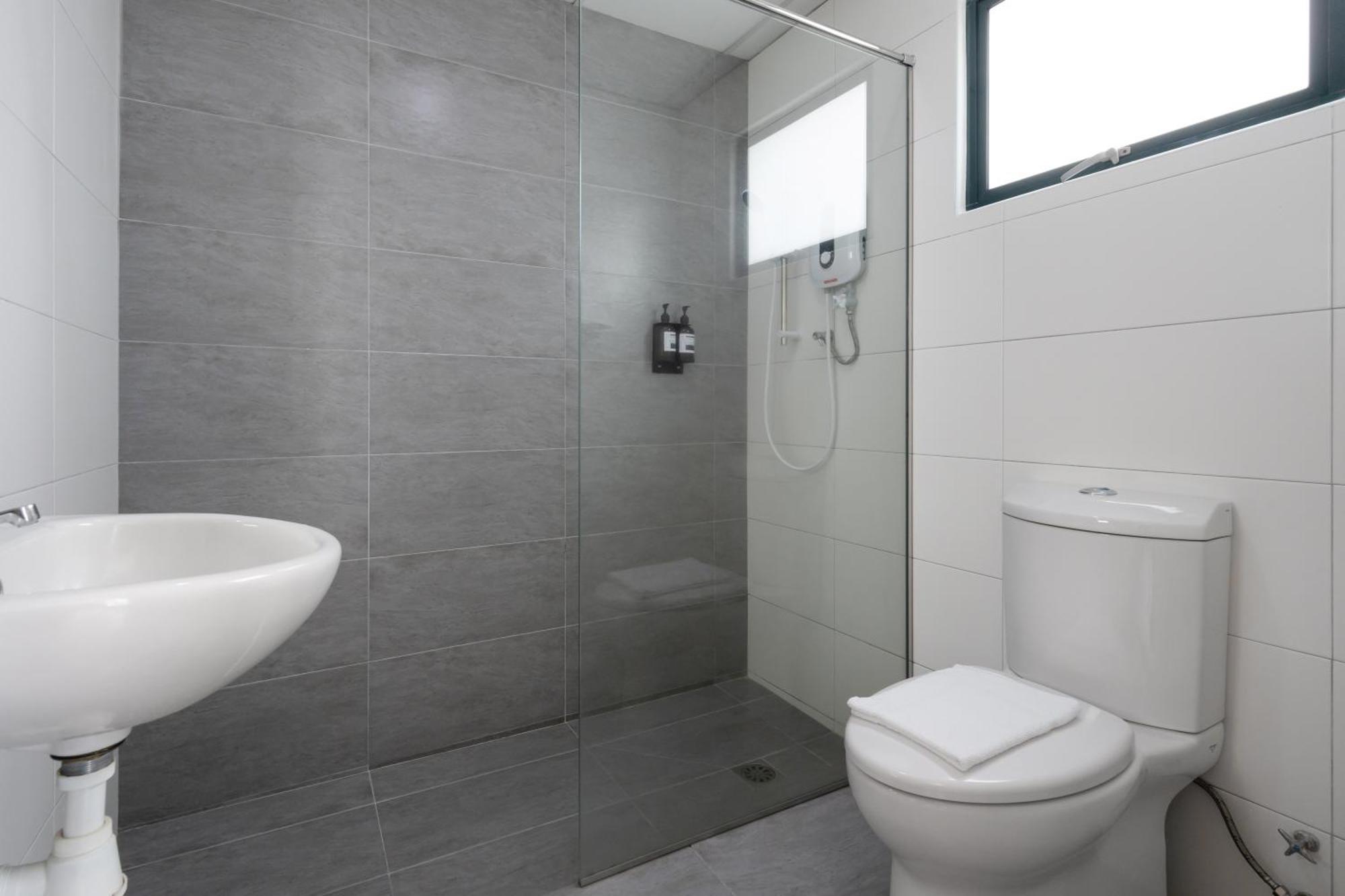 Golden View Serviced Apartments Tanjung Tokong Eksteriør billede