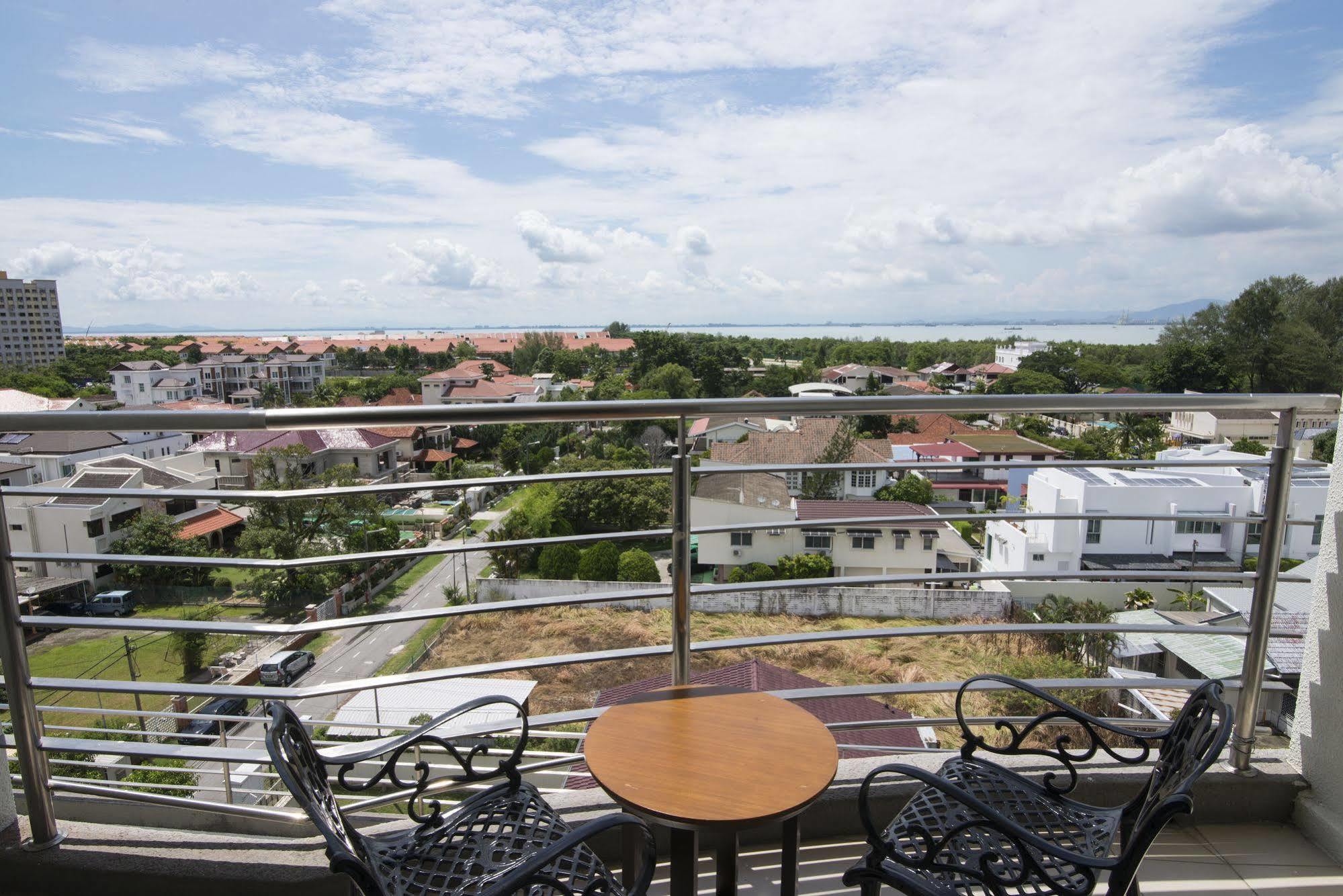 Golden View Serviced Apartments Tanjung Tokong Eksteriør billede